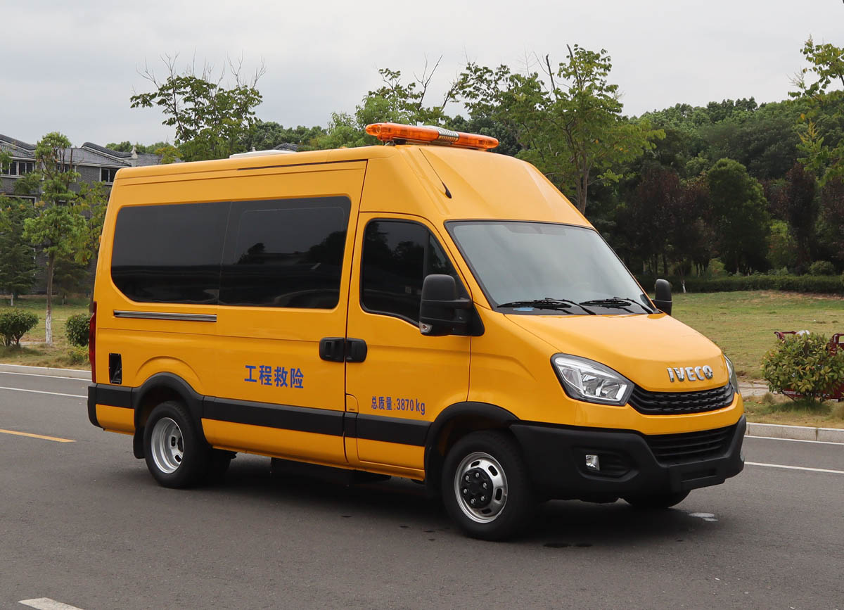 依維柯裝備型救險車